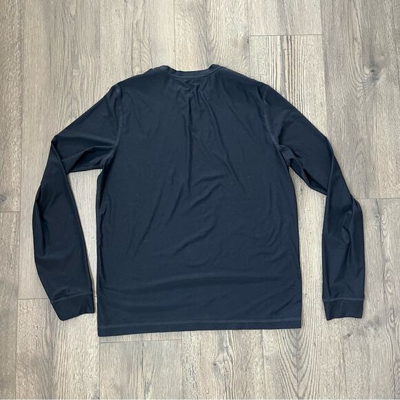 Vuori Men's Uluwatu 2.0 Water Tee Dark Gray Sz S - Picture 5 of 5